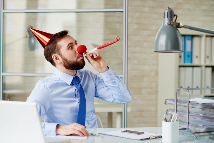 1 NİSAN ŞAKALARI 2023 (WHATSAPP) |  Yakın arkadaşa, sevgiliye, aileye 1 Nisan şakaları ve mesajları  Okulda, evde ve ofiste yapılabilecek eğlenceli, en komik değişik sıra dışı 1 Nisan şakaları seçenekleri