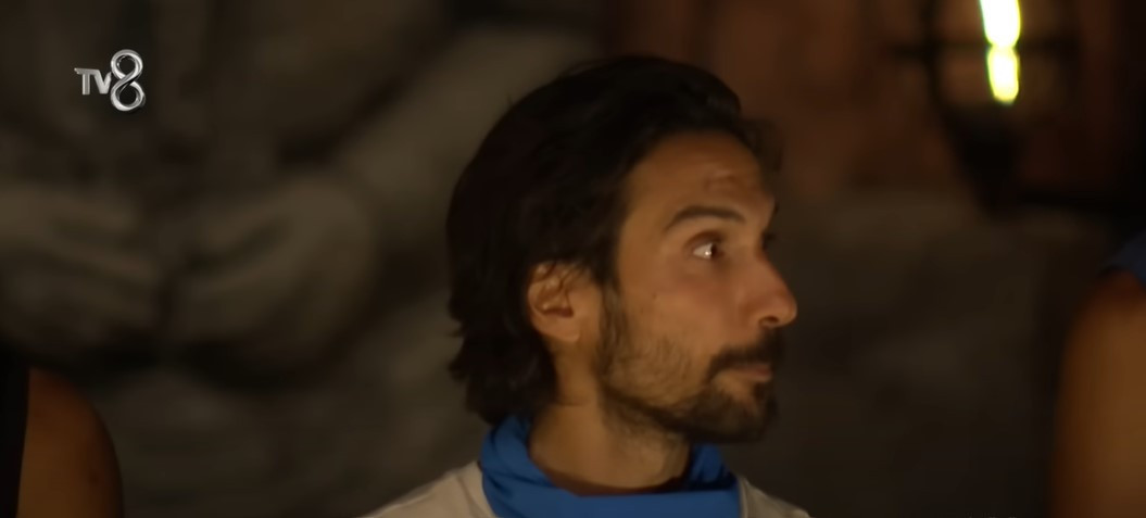 SURVIVORDA ŞOKE EDEN AYRILIK Dün akşam Survivorda kim diskalifiye oldu, kim gitti Acun Ilıcalıdan sert sözler Arkadaşlarınla vedalaşmadan ve meşaleni alamadan çıkabilirsin