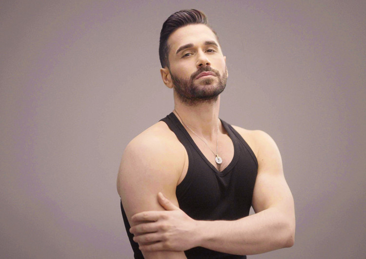 Furkan’dan duygusal şarkı