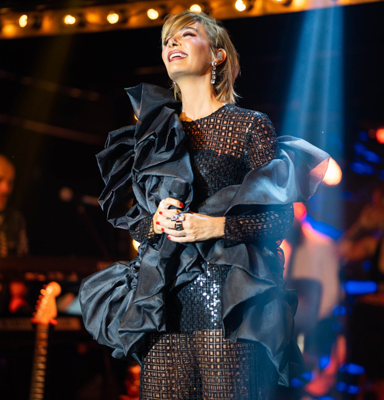 Sıla’dan gazino gecesi