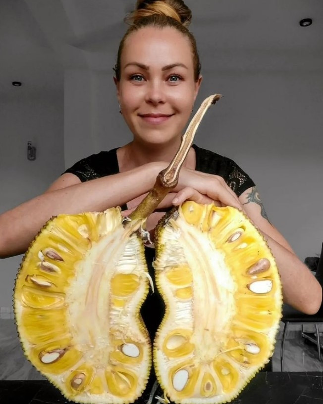 Vegan beslenen sosyal medya fenomeni açlıktan öldü Son 7 yıldır sadece egzotik meyveler tüketiyordu...