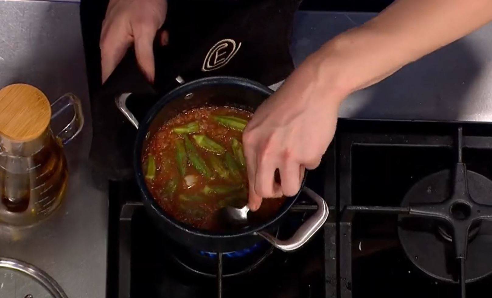 İKİNCİ ETAPTA YARIŞMACILAR BAMYA HAZIRLADI İKİNCİ ETAPTA YARIŞMACILAR BAMYA HAZIRLADI