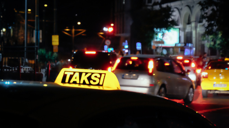 AKSU TOPLANTIYI TERK ETTİ AKSU TOPLANTIYI TERK ETTİ