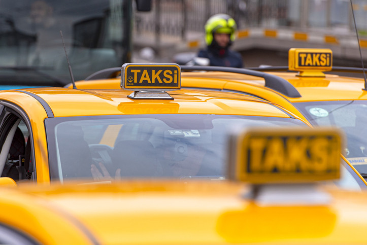 İSTANBUL TAKSİ ÜCRETLERİ 2023 BELLİ OLDU | İstanbulda taksi fiyatları ne kadar Taksi açılış, indi bindi ücreti ne kadar, kaç TL oldu Sarı taksi, turkuaz taksi ücreti... İSTANBUL TAKSİ ÜCRETLERİ 2023 BELLİ OLDU | İstanbulda taksi fiyatları ne kadar Taksi açılış, indi bindi ücreti ne kadar, kaç TL oldu Sarı taksi, turkuaz taksi ücreti...