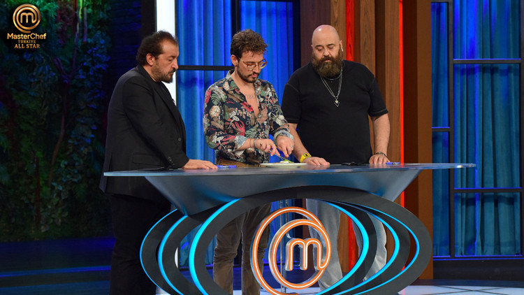 MasterChef 100 bin TLyi kazanan yarışmacı belli oldu 11 Ağustos dün akşam MasterChefte ödül oyununu kim kazandı İşte 100 bini alan isim...