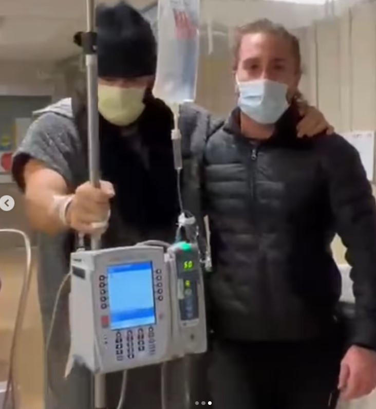 ÇILGIN HAYAT YAŞADIĞIM İÇİN GELDİ BAŞIMA ÇILGIN HAYAT YAŞADIĞIM İÇİN GELDİ BAŞIMA