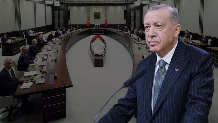 GÖZLER KABİNE TOPLANTISINA ÇEVRİLDİ
