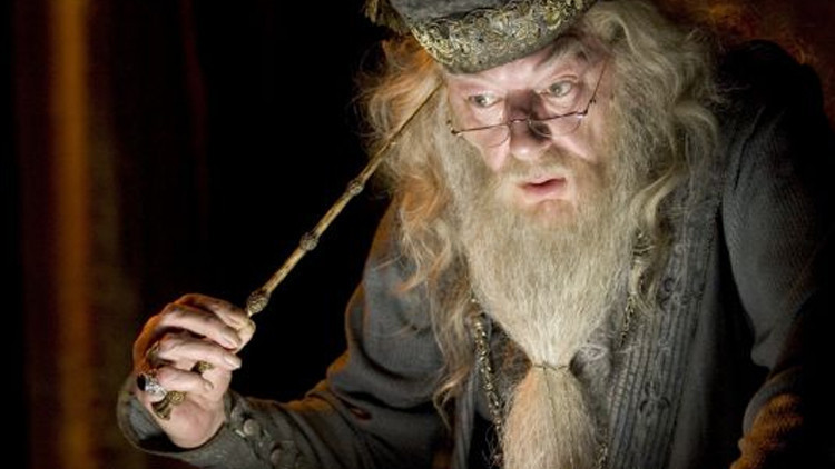 MICHAEL GAMBON KİMDİR Harry Potterda ‘Dumbledore’u canlandıran Sir Michael Gambon hayatını kaybetti Dumbledore öldü mü, neden öldü MICHAEL GAMBON KİMDİR Harry Potterda ‘Dumbledore’u canlandıran Sir Michael Gambon hayatını kaybetti Dumbledore öldü mü, neden öldü