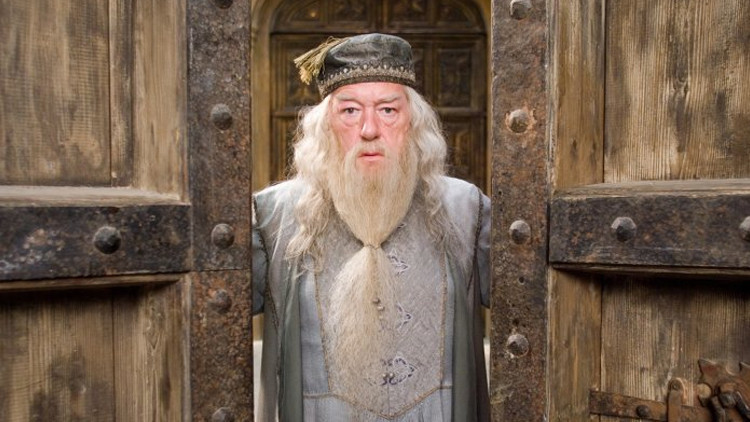 MICHAEL GAMBON KİMDİR Harry Potterda ‘Dumbledore’u canlandıran Sir Michael Gambon hayatını kaybetti Dumbledore öldü mü, neden öldü MICHAEL GAMBON KİMDİR Harry Potterda ‘Dumbledore’u canlandıran Sir Michael Gambon hayatını kaybetti Dumbledore öldü mü, neden öldü