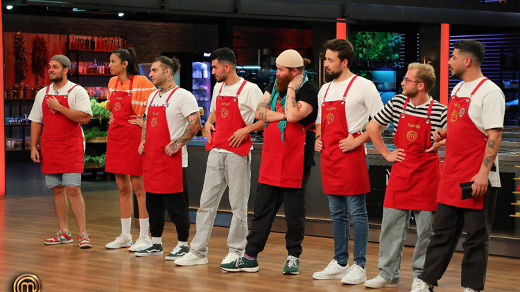 MASTERCHEF YENİ TAKIMLAR KURULDU | MasterChef kaptanlığı kim kazandı, mavi takım kaptanı kim oldu Dün gece (16 Ekim 2023) MasterChef All Star’da kaptanlar ve haftanın mavi-kırmızı takımları belli oldu