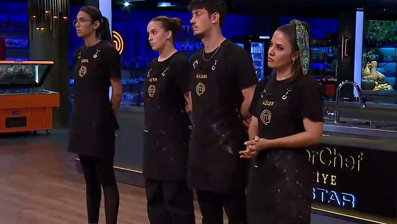 MASTERCHEF KİM ELENDİ, kim gitti Veda eden isimden dikkat çeken sözler: Gideceğimi rüyamda gördüm, arkadaşıma söyledim Azize ve Alican eleme potasına kalmıştı... İşte veda eden isim