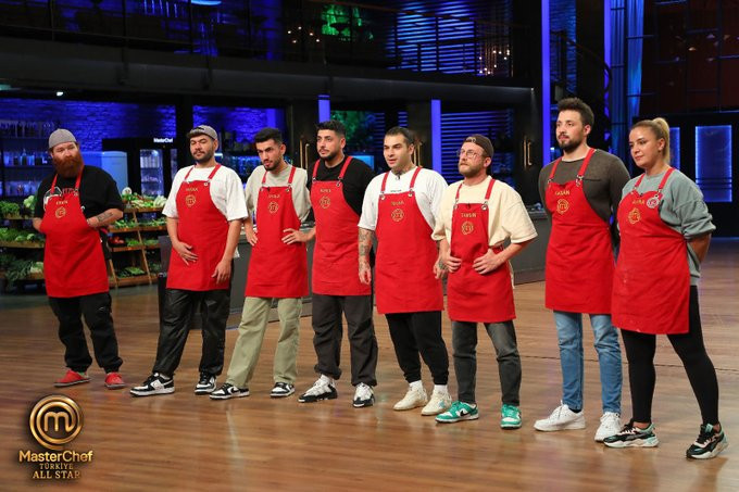 MASTERCHEF KİM KAZANDI, düelloyu hangi yarışmacı aldı 23 Ekim MasterChefte mavi takım kaptanı kim oldu All Star’da yeni format belli oldu… İşte haftanın mavi ve kırmızı takımları
