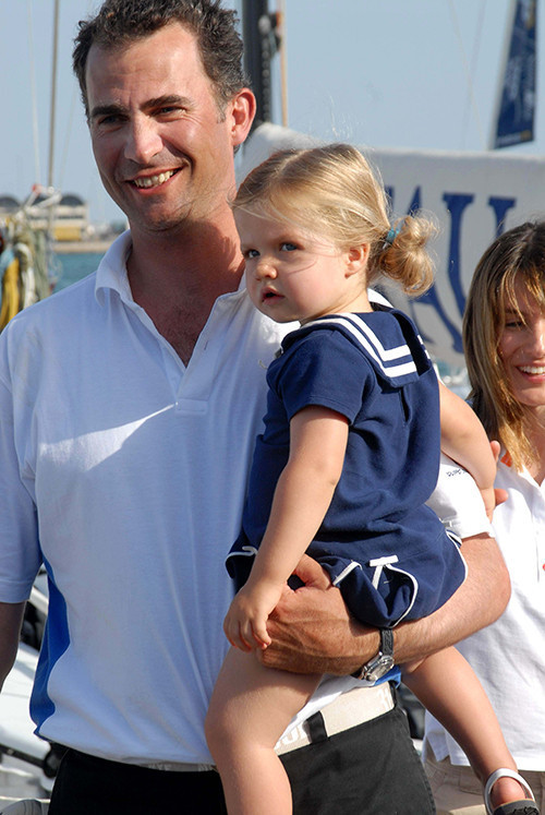 Dünyanın gözleri önünde büyüdü... Ünlü olmak daha doğmadan önce alnına yazılmıştı