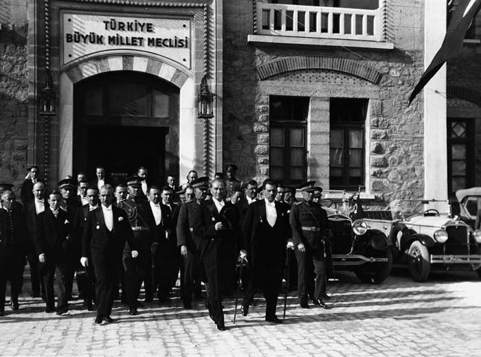 AZ RASTLANAN EN GÜZEL 50 ATATÜRK FOTOĞRAFI: 29 Ekim’e özel siyah-beyaz Atatürk fotoğrafları