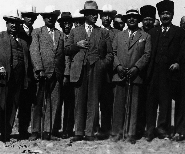 AZ RASTLANAN EN GÜZEL 50 ATATÜRK FOTOĞRAFI: 29 Ekim’e özel siyah-beyaz Atatürk fotoğrafları