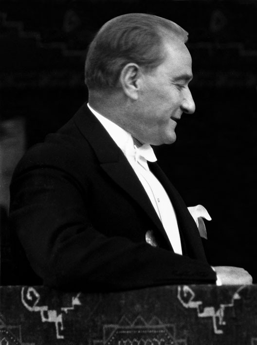 AZ RASTLANAN EN GÜZEL 50 ATATÜRK FOTOĞRAFI: 29 Ekim’e özel siyah-beyaz Atatürk fotoğrafları