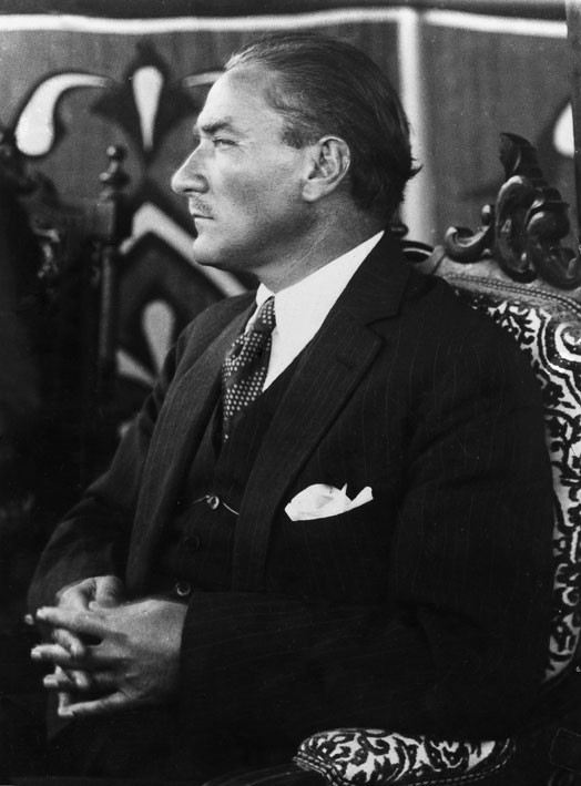 AZ RASTLANAN EN GÜZEL 50 ATATÜRK FOTOĞRAFI: 29 Ekim’e özel siyah-beyaz Atatürk fotoğrafları