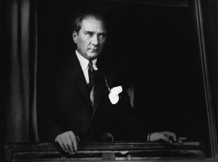 AZ RASTLANAN EN GÜZEL 50 ATATÜRK FOTOĞRAFI: 29 Ekim’e özel siyah-beyaz Atatürk fotoğrafları