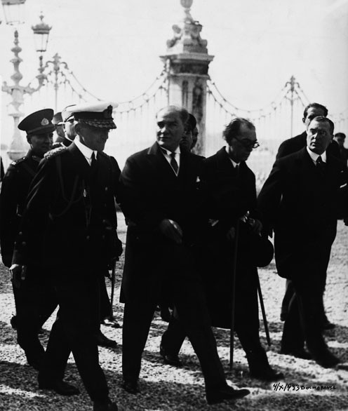 AZ RASTLANAN EN GÜZEL 50 ATATÜRK FOTOĞRAFI: 29 Ekim’e özel siyah-beyaz Atatürk fotoğrafları