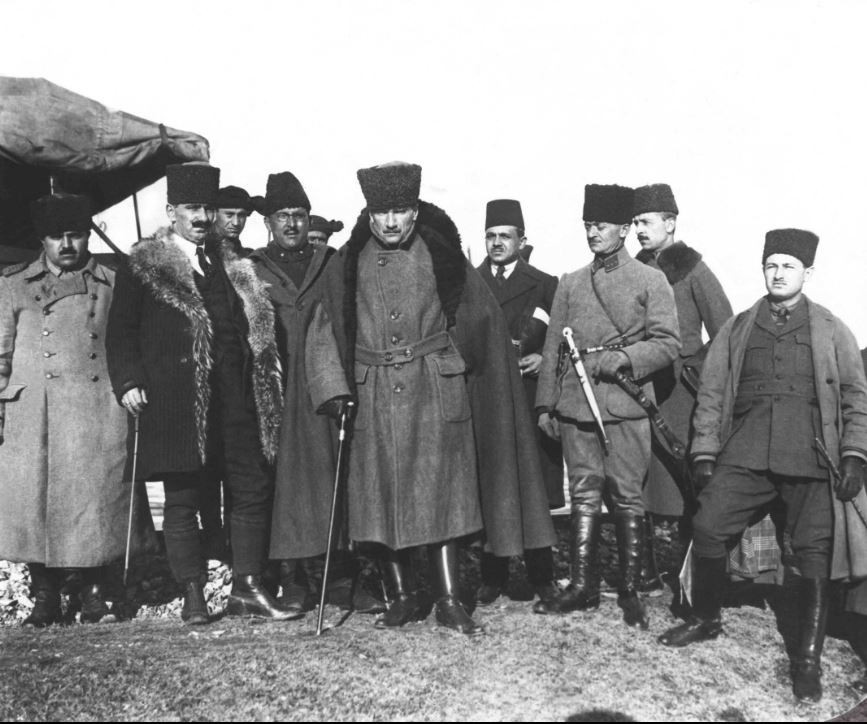 AZ RASTLANAN EN GÜZEL 50 ATATÜRK FOTOĞRAFI: 29 Ekim’e özel siyah-beyaz Atatürk fotoğrafları