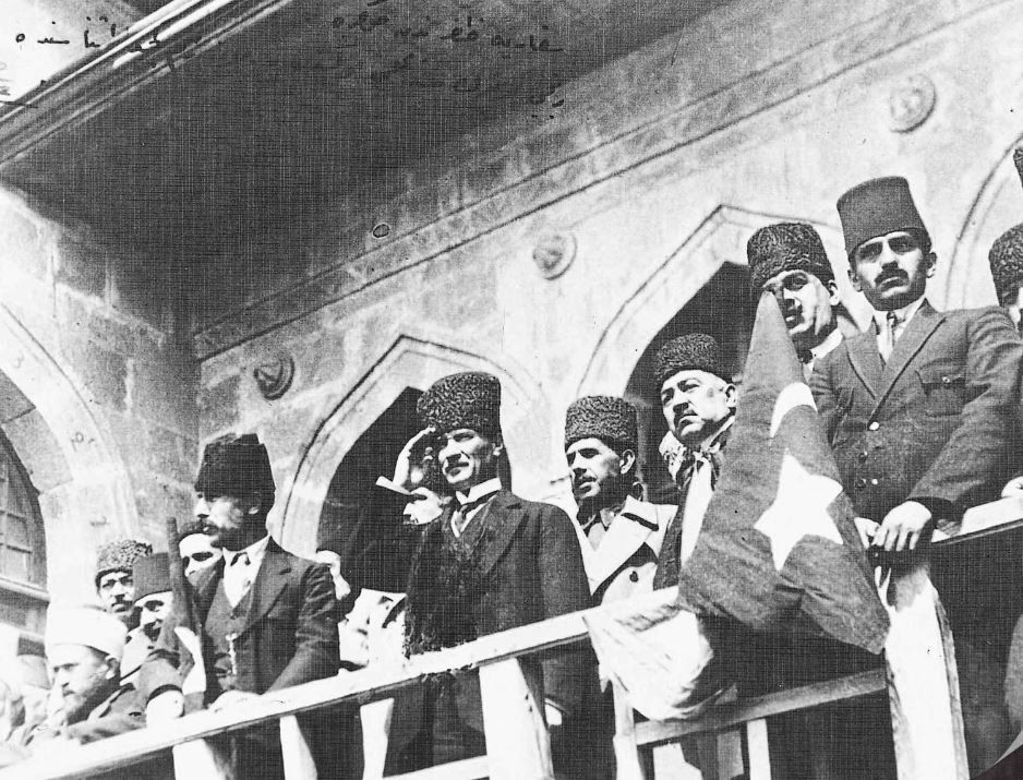 AZ RASTLANAN EN GÜZEL 50 ATATÜRK FOTOĞRAFI: 29 Ekim’e özel siyah-beyaz Atatürk fotoğrafları