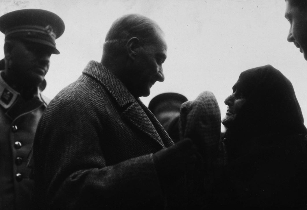 AZ RASTLANAN EN GÜZEL 50 ATATÜRK FOTOĞRAFI: 29 Ekim’e özel siyah-beyaz Atatürk fotoğrafları