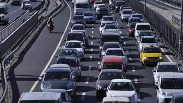 KAPANACAK YOLLAR