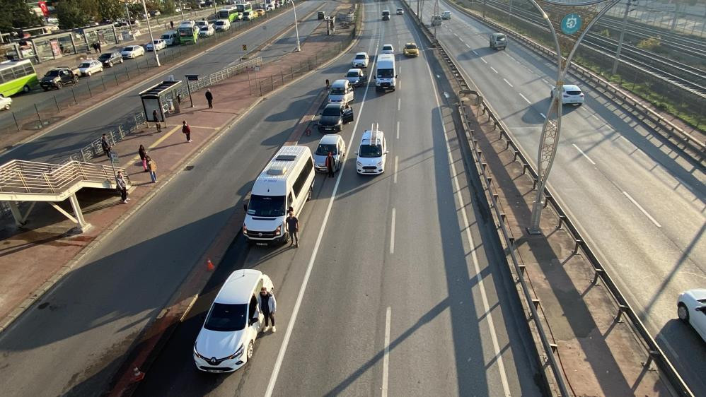 10 Kasım sabah 9u 5 geçe hayat durdu... Türm Türkiyeden ATAsına saygı duruşu