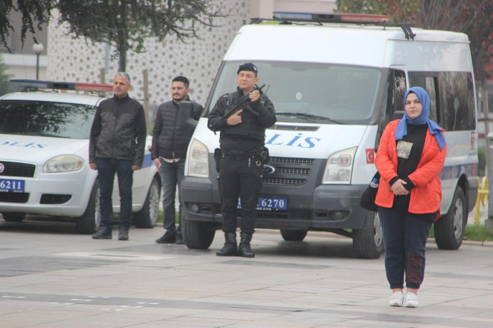 10 Kasım sabah 9u 5 geçe hayat durdu... Türm Türkiyeden ATAsına saygı duruşu