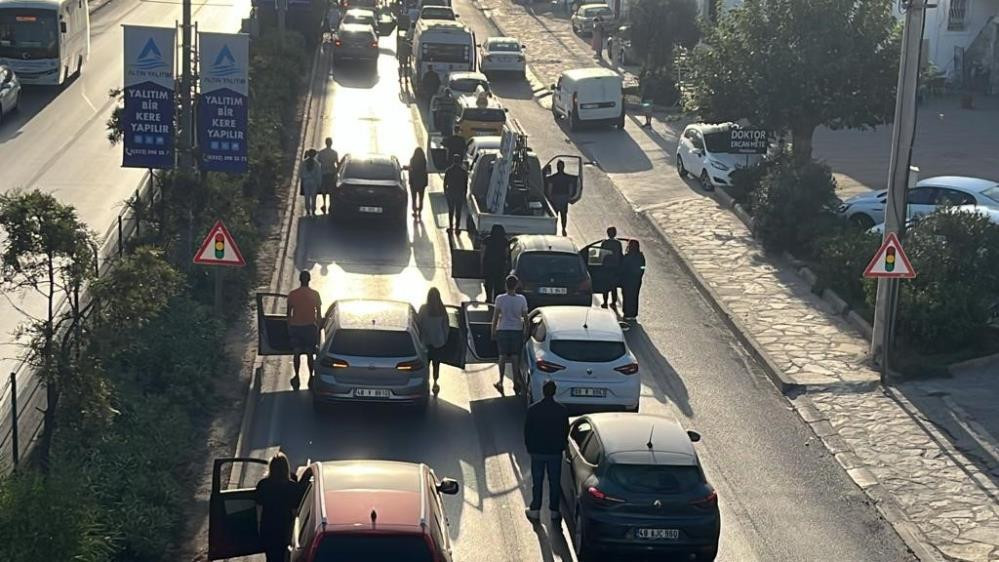 10 Kasım sabah 9u 5 geçe hayat durdu... Türm Türkiyeden ATAsına saygı duruşu