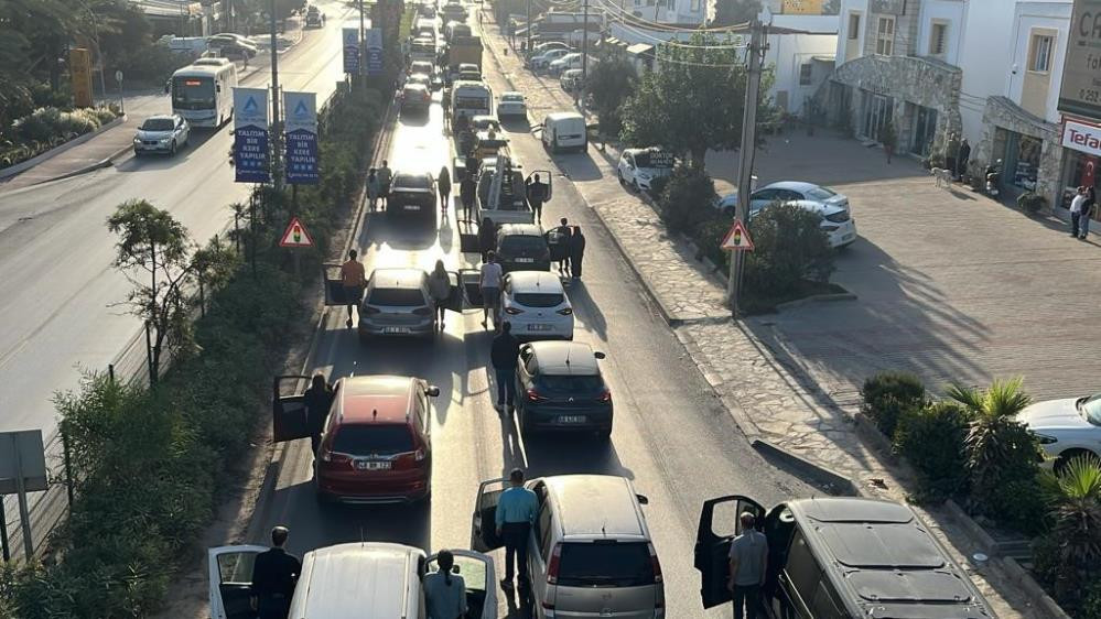 10 Kasım sabah 9u 5 geçe hayat durdu... Türm Türkiyeden ATAsına saygı duruşu