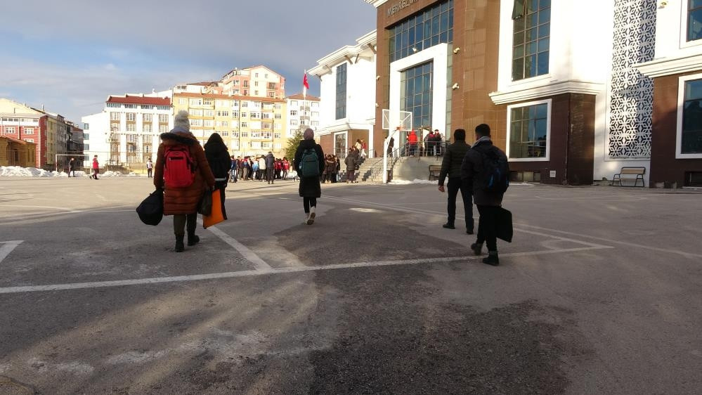 BUGÜN OKULLAR TATİL Mİ, HANGİ İLLERDE Son dakika 21 Kasım Salı okullar tatil edildi mi, nerelerde okullar tatil oldu Bugün okul var mı  İşte eğitim öğretime ara verilen il ve ilçeler...