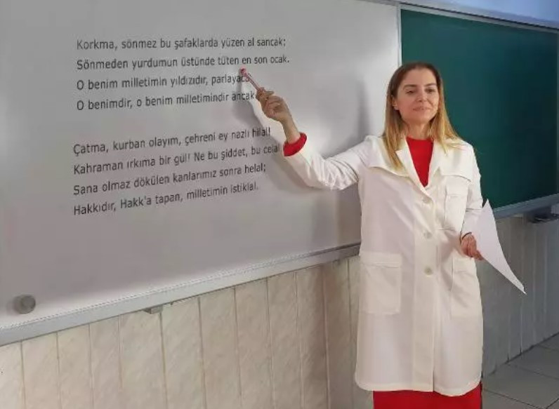 RESİMLİ ÖĞRETMENLER GÜNÜ MESAJLARI VE SÖZLERİ 2024 - TIKLA İNDİR PAYLAŞ: Anlamlı, duygulu, eşe, anneye, babaya, arkadaşa, ablaya, sevgiliye en güzel Öğretmenler Günü mesajları... 24 Kasım Öğretmenler Gününüz kutlu olsun