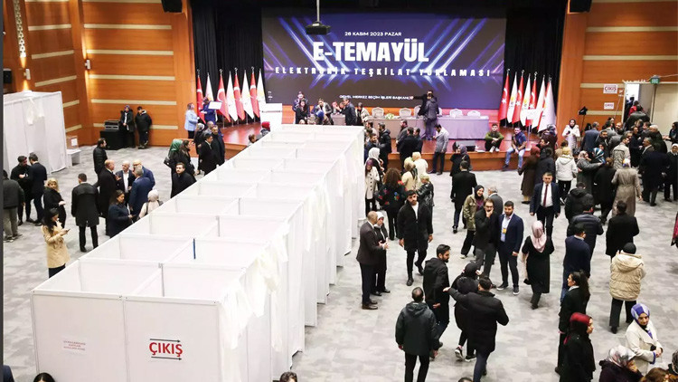 AK PARTİ TEMAYÜL YOKLAMASI GERÇEKLEŞTİRİLDİ AK PARTİ TEMAYÜL YOKLAMASI GERÇEKLEŞTİRİLDİ