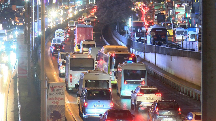 İSTANBUL SON DAKİKA TRAFİK DURUMU 29 KASIM ÇARŞAMBA