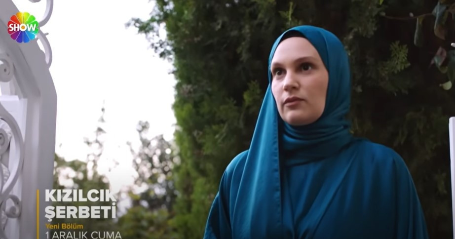 FARAH ZEYNEP ABDULLAH KIZILCIK ŞERBETİNDE