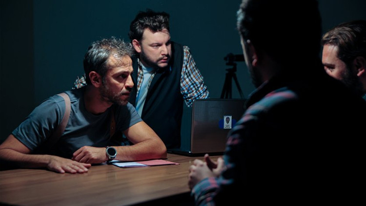 İLK BÖLÜMDE NELER OLDU