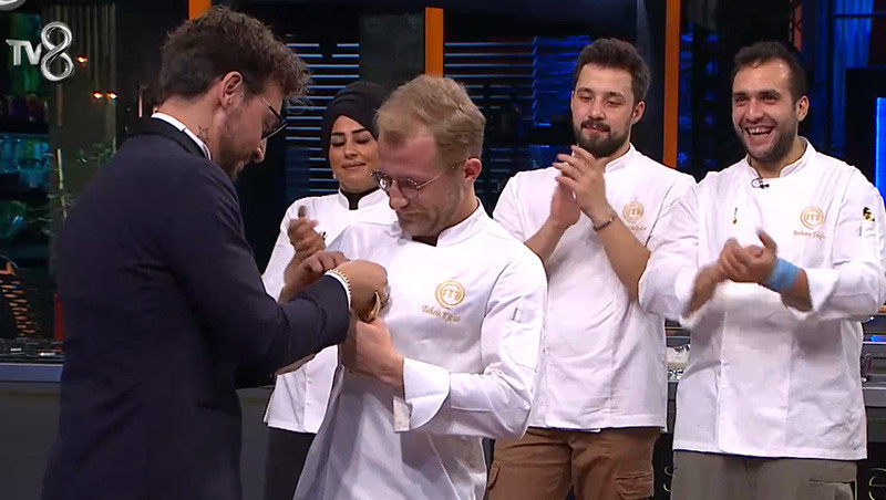 MASTERCHEF KİM ELENDİ, KİM GİTTİ 5 Ocak 2024 | Dün akşam MasterChef All Star birincisi kim oldu, kimler kazandı Esra ve Barbaros arasında büyük mücadele İşte yarı finalistler
