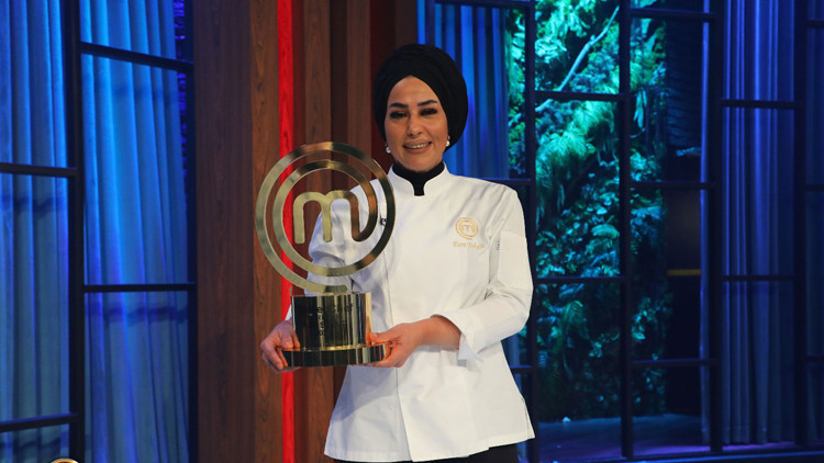 MASTERCHEF ESRA TOKELLİ KİMDİR