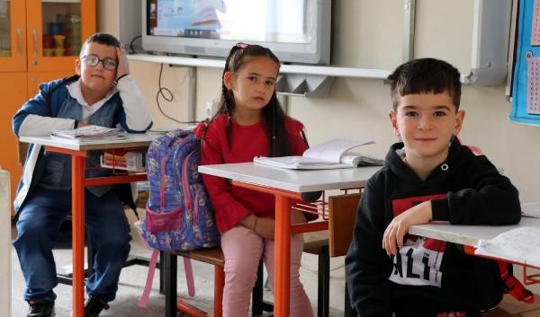 İLKOKUL VE ORTAOKUL ÖĞRENCİLERİNE KİTAP HAZIRLANDI İLKOKUL VE ORTAOKUL ÖĞRENCİLERİNE KİTAP HAZIRLANDI