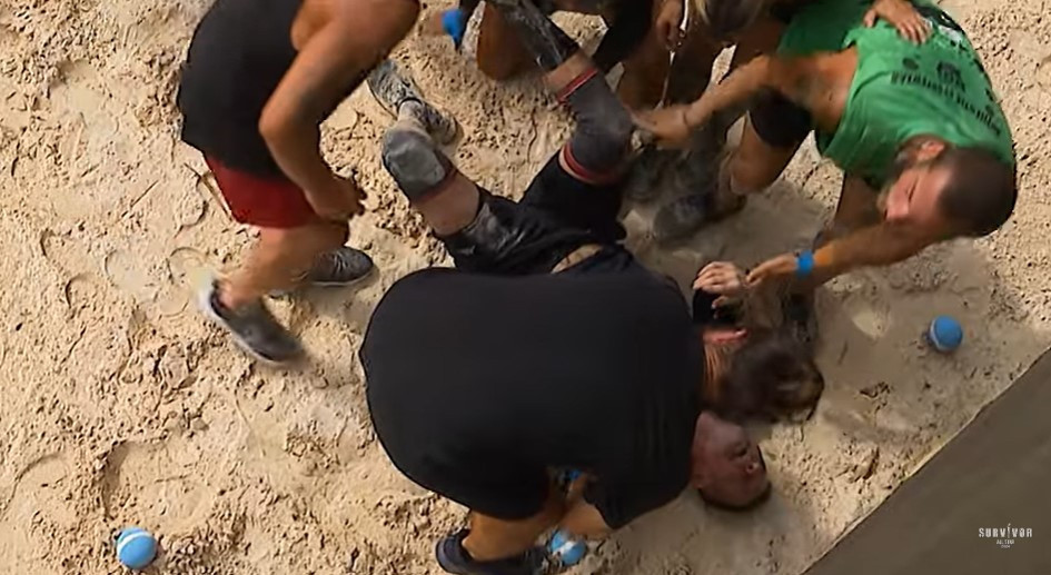 NİHAT İLK OYUNDA SAKATLANDI