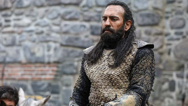 Buğra Gülsoy kimdir, nereli, kaç yaşında, hangi dizilerde oynadı Bahar dizisi Evren kimdir, gerçek ismi ne Buğra Gülsoy TV dizileri ve filmleri