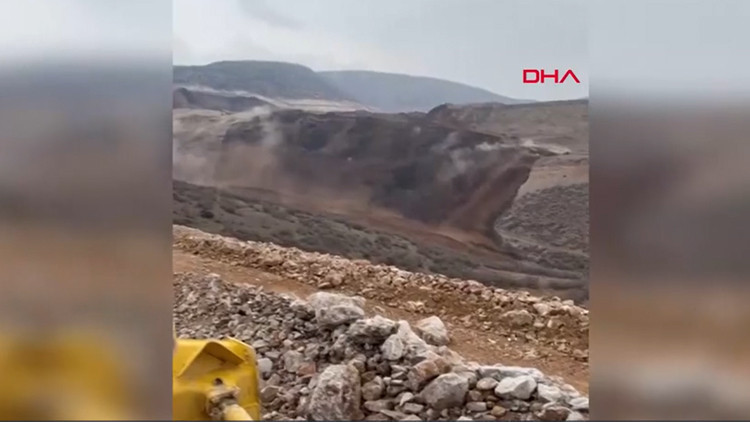 ERZİNCAN MADEN KAZASI SON DAKİKA GELİŞMELERİ 🔴 | Erzincan altın madeni işçiler çıkarıldı mı 6 işçinin isimleri belli oldu... Erzincan İliç maden göçüğü ölü ya da yaralı var mı, son durum ne ERZİNCAN MADEN KAZASI SON DAKİKA GELİŞMELERİ 🔴 | Erzincan altın madeni işçiler çıkarıldı mı 6 işçinin isimleri belli oldu... Erzincan İliç maden göçüğü ölü ya da yaralı var mı, son durum ne