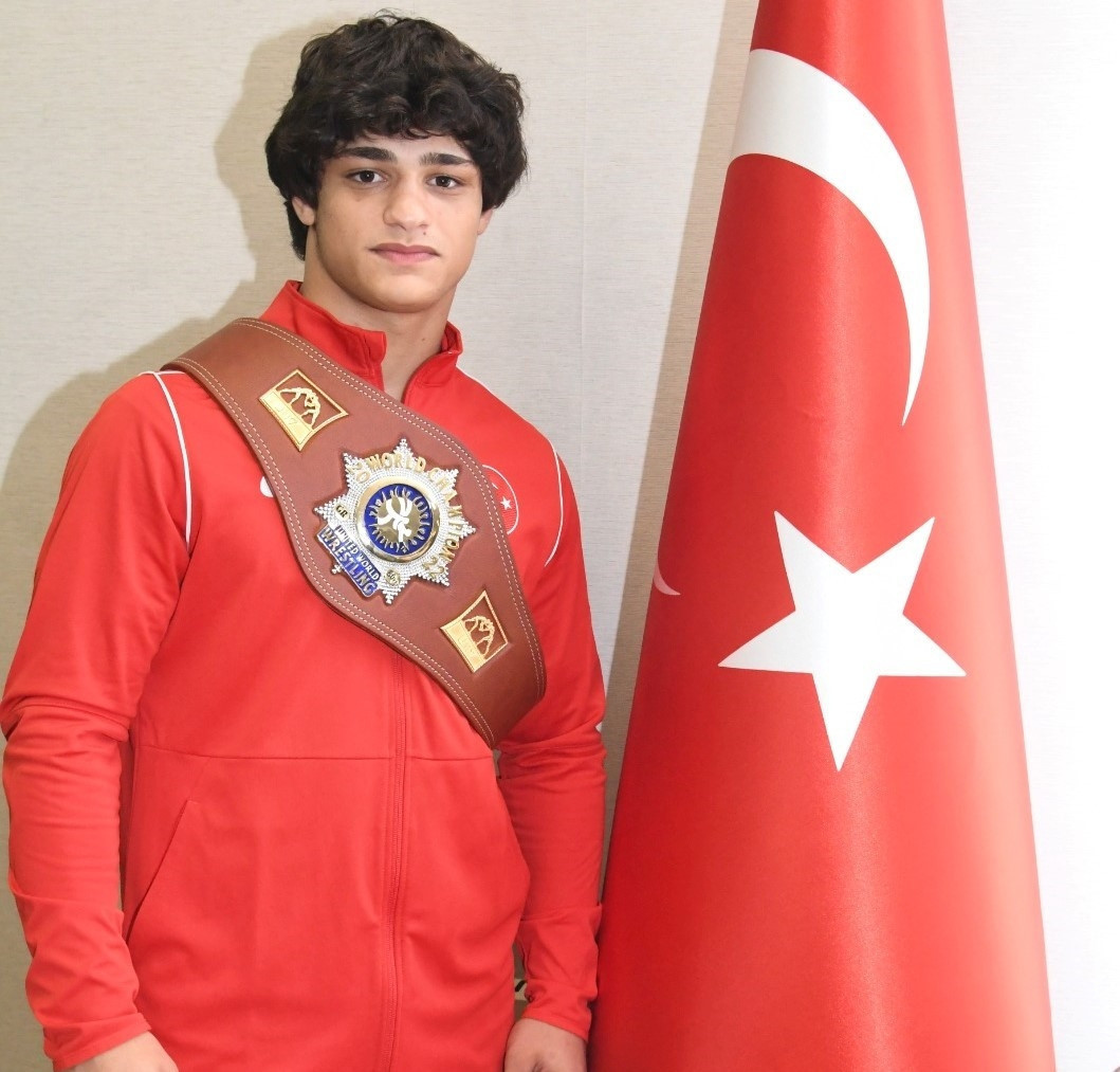 Alperen Berber kimdir, kaç yaşında ve nereli İşte Avrupa Şampiyonu olan Milli Güreşçi Alperen Berberin hayatı ve biyografisi
