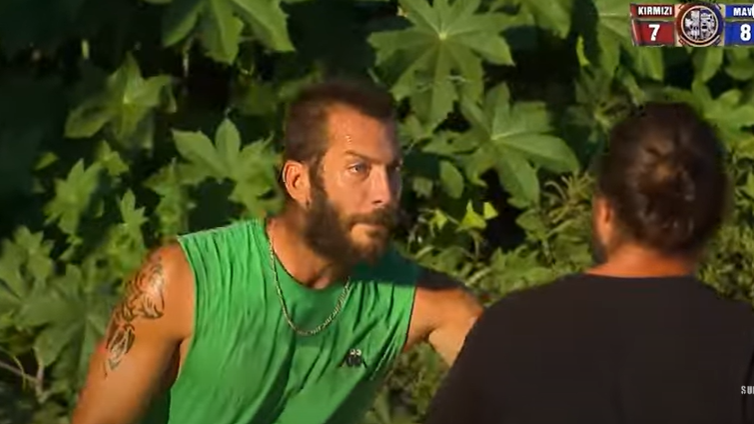 OYUN ALANINDA OGEDAY VE HAKAN KAVGASI