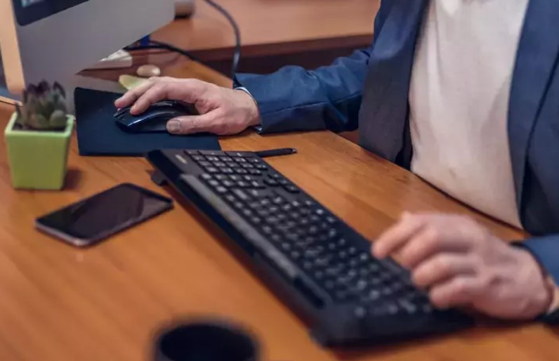 ÇALIŞMA SAATLERİ DÜŞECEK Mİ || Mesai saatleri 40 saate mi düşüyor Bakan Işıkhandan son dakika çalışma saati açıklaması