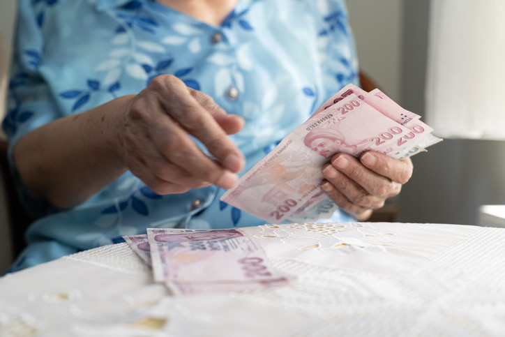 EMEKLİ BAYRAM İKRAMİYELERİ ÖDEME TARİHİ || SSK, Bağ-Kur (4A, 4B, 4C) emekli bayram ikramiyesi ne zaman yatacak, ayın kaçında hesaplara geçecek Ramazan Bayramı ikramiyesi ne kadar, kaç TL