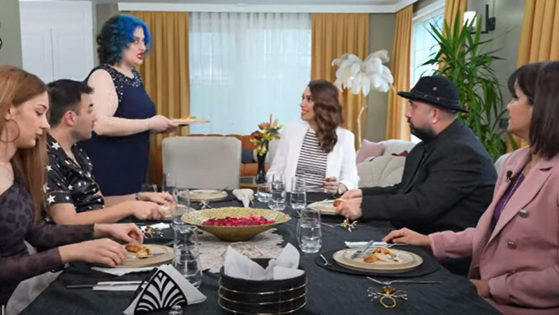 ZUHAL TOPALLA YEMEKTEYİZ KİM KAZANDI ZUHAL TOPALLA YEMEKTEYİZ KİM KAZANDI