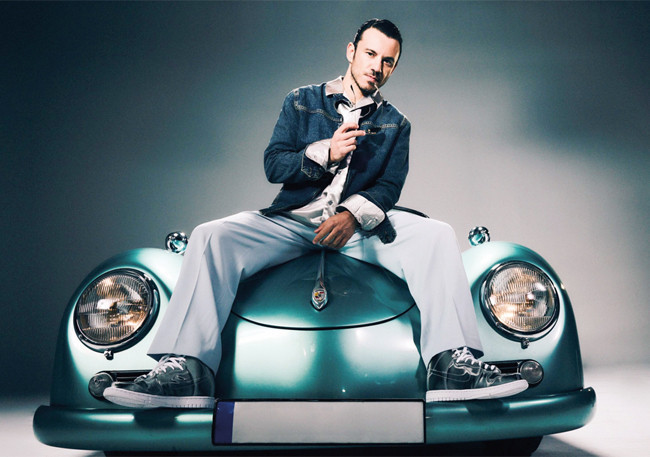 Dünya turunda klip çekti