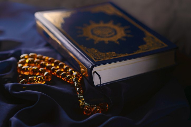 KADİR GECESİ TESBİH NAMAZI KILINIŞI  || 5 Nisan Kadir Gecesi tesbih namazı nasıl kılınır, kaç rekat, hangi dua ve sureler okunur Tesbih namazı ne zaman, saat kaçta kılınır Adım adım kılınışı-DİYANET